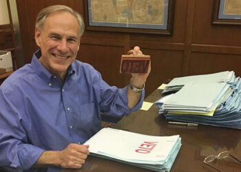 Texas Governor Vetoes Hemp With THC Ban After Major Pushback